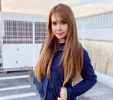 代表・東香織のごあいさつ｜株式会社KSKは重機女子・東香織が設立。主に東京、埼玉、神奈川、千葉で重機オペレーター派遣、ダンプ手配等を行う。建設業の女性が在籍するインフルエンサー団体運営。企業とのコラボもインスタグラムDMにて受付中。